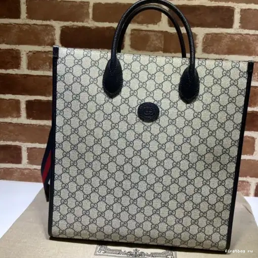 First bag ru Supreme Bag Tote Gucci GG Monogram GUCCI 0319