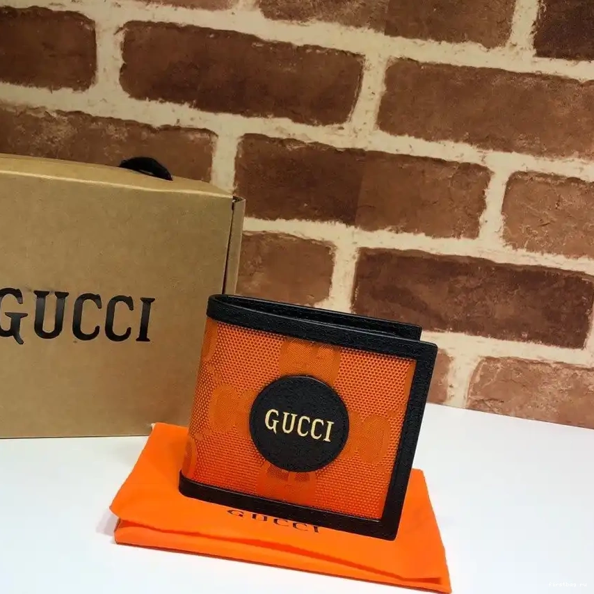 The GUCCI Grid billfold Off wallet 0318